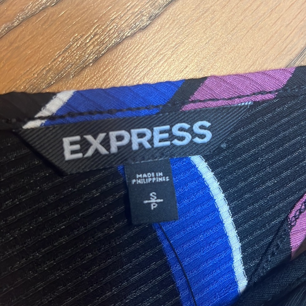 Express Dress - Picture 3 of 4